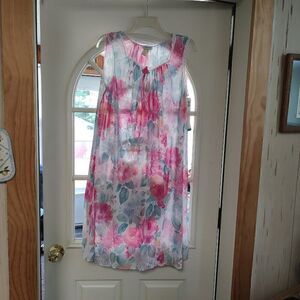 New Lorraine White Flowered Nightgown Women's Size M